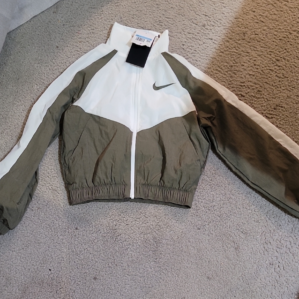 Girls Nike Windbreaker M